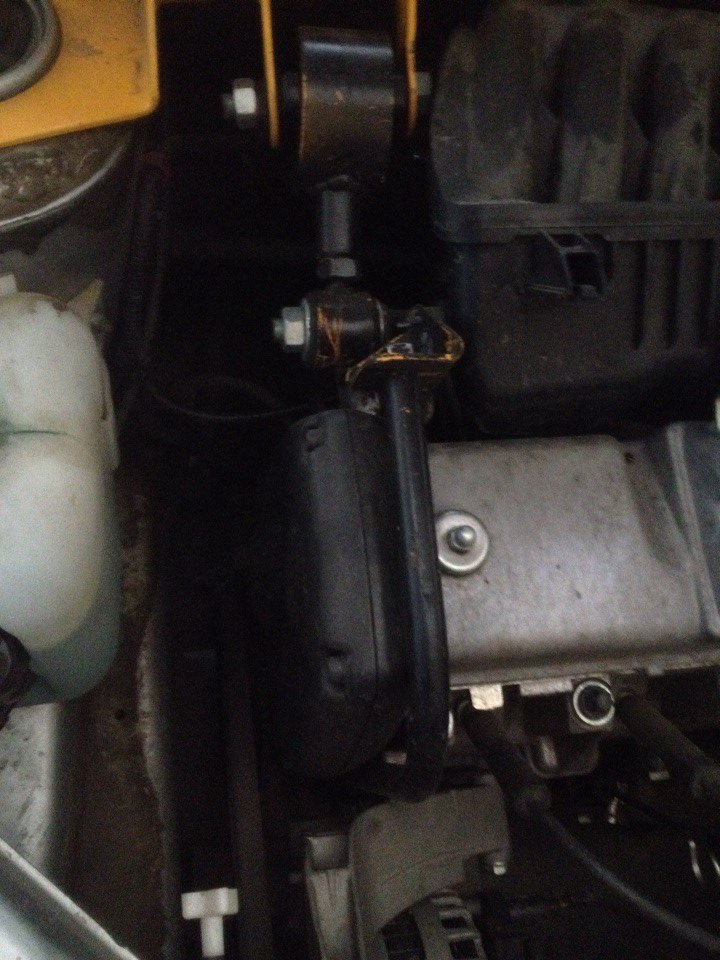 Растяжка передних стоек с дополнительной штангой подвески двигателя ...