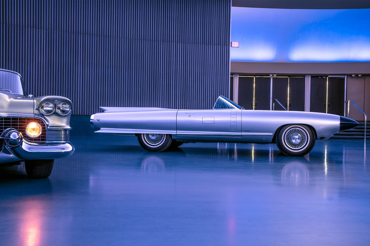 Предел машина. Cadillac Cyclone 1959. Кадиллак циклон. Cadillac v16 Concept 1963. Циклон на Мерседес.