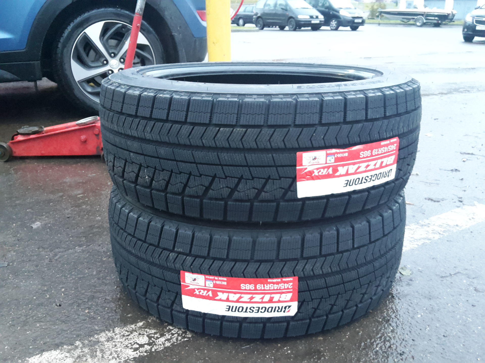 Зимние шины 225 45 r19. Bridgestone Blizzak Ice 215/50 r17. Blizzak VRX 245 45 r17. Bridgestone Blizzak VRX 245/45 r18. Bridgestone 225/50r17 Blizzak VRX.