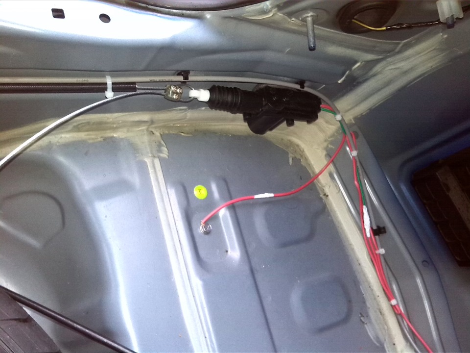 1144e1as 960 Как открыть багажник на лансере