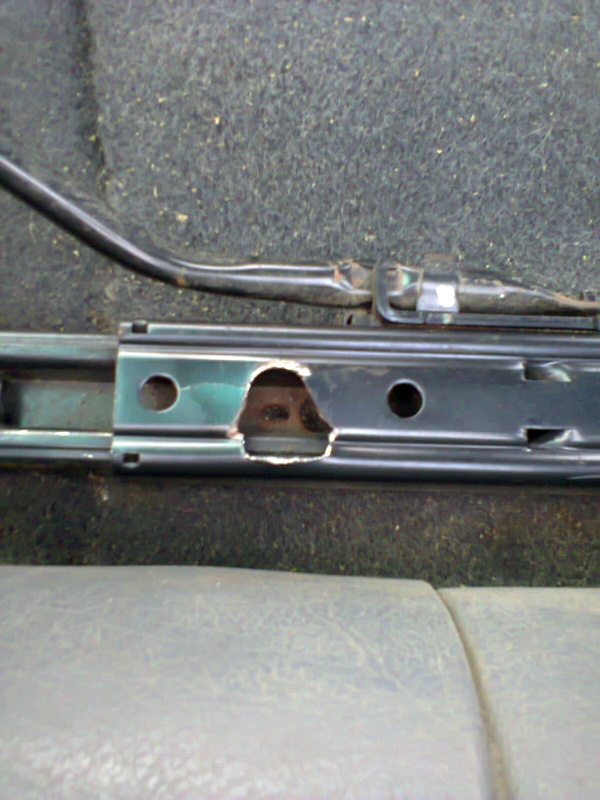 Крепление водительского сидения — Renault Laguna I, 2 л, 1998 года ...