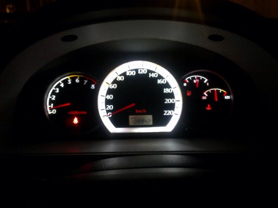 Лампа иммобилайзера лачетти в приборке. Пересвет приборки лачетти хэтчбек. Шевроле лачетти пересвет приборки. Пересвет щитка лачетти. Шевроле лачетти пересвет приборки.