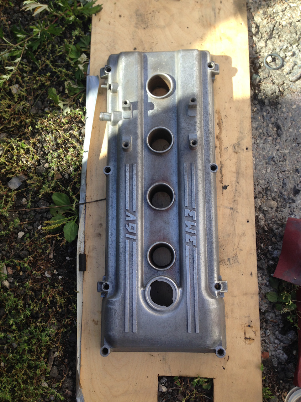 Решил поменять прокладку клапанной крышки) и чуть под заморочело ...