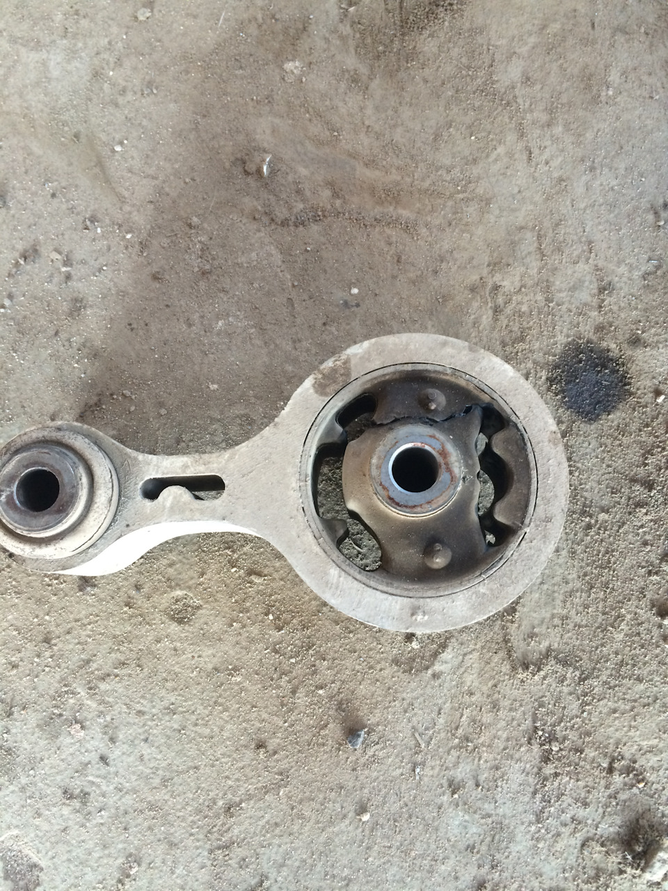 Замена задней опоры двигателя Мазда 6 GH — DRIVE2