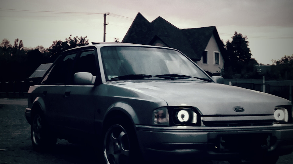 Помогите! Нужно отполировать фары изнутри. Стекло — Ford Escort Mk4, 1 ...