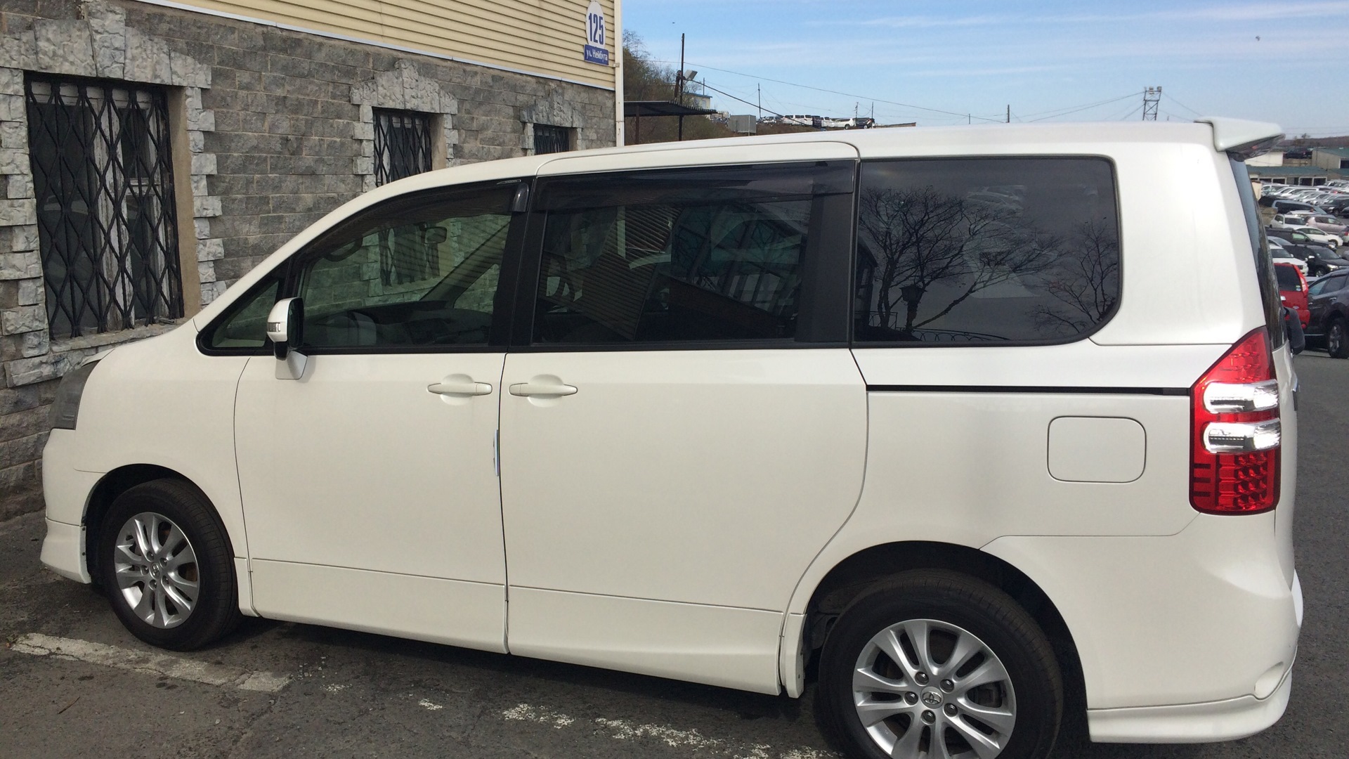 Toyota Noah 2.0 бензиновый 2010 | на DRIVE2