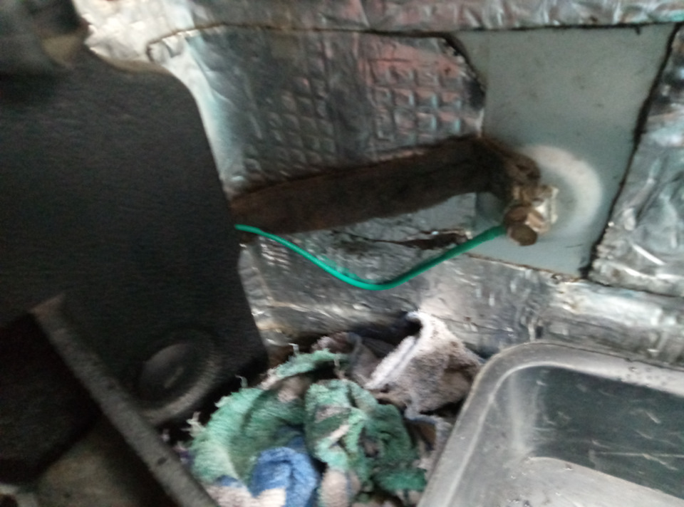 Доп. масса задних фонарей — Renault Symbol, 1,4 л, 2002 года ...