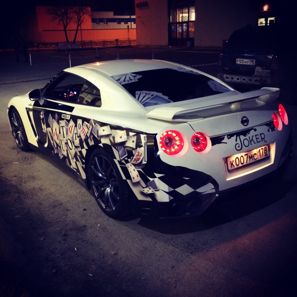 Оклейка Nissan GTR