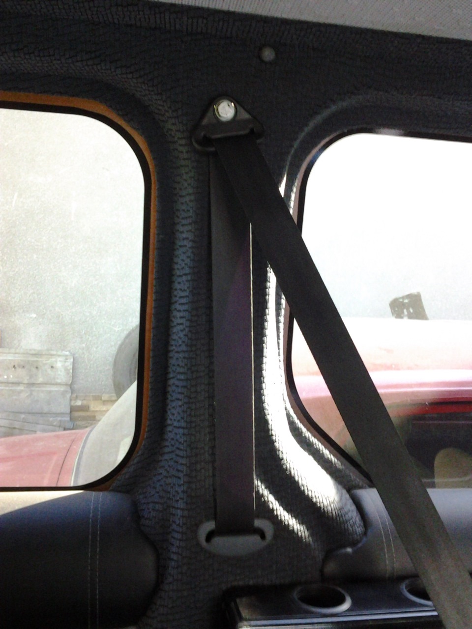 Установка трехточечных ремней на сидения второго ряда. — Renault Trafic ...