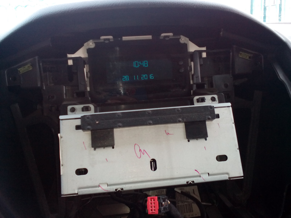 Снимаем дальше 6 болтов — Ford Focus Hatchback III