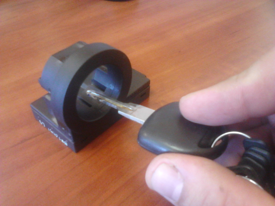 Замена сердцевины замка зажигания, на опель астра Ф 1995 г.выпуска — DRIVE2