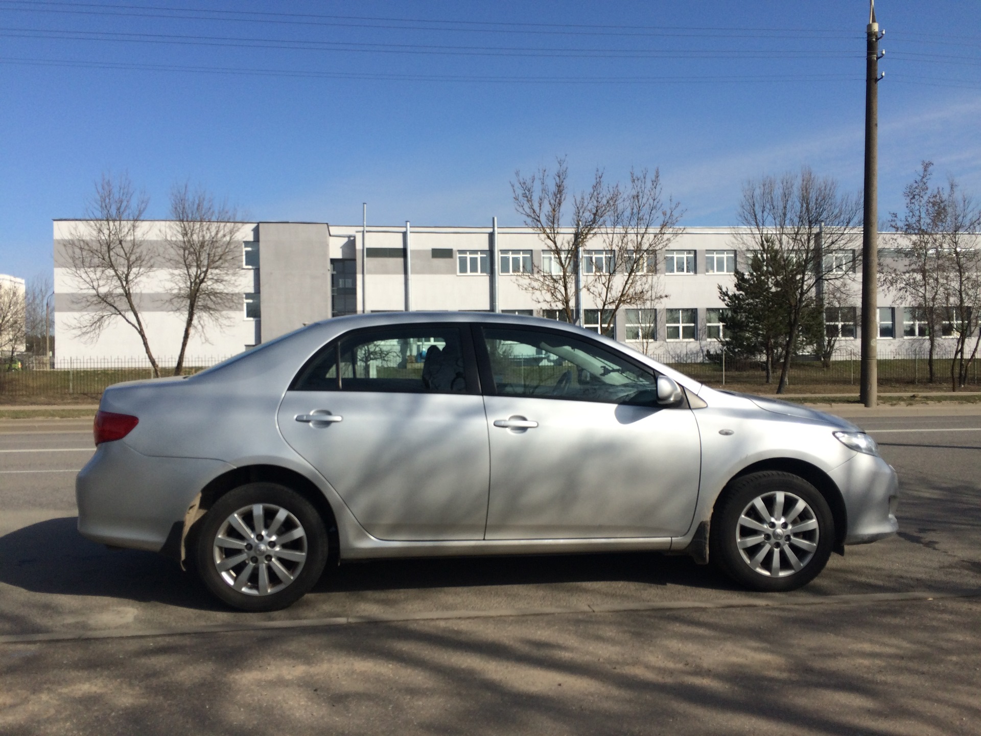 Сколько ходят короллы. Toyota Corolla e150. Toyota Corolla 150 кузов. Королла 140 кузов. Тойота Королла 150 кузов сбоку.