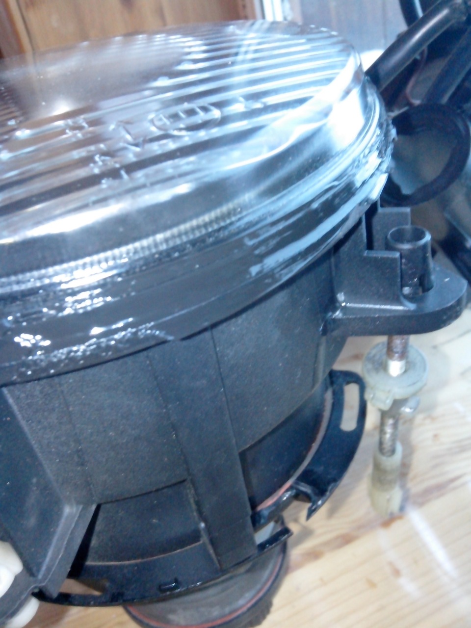 замена стекла на ближнем модуле раздельной оптики Hella — Volkswagen ...