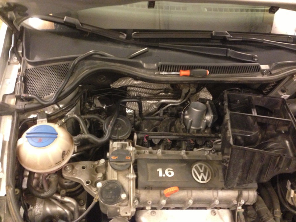 Замена трубки и Блока Дроссельной Заслонки (БДЗ) — Volkswagen Polo ...