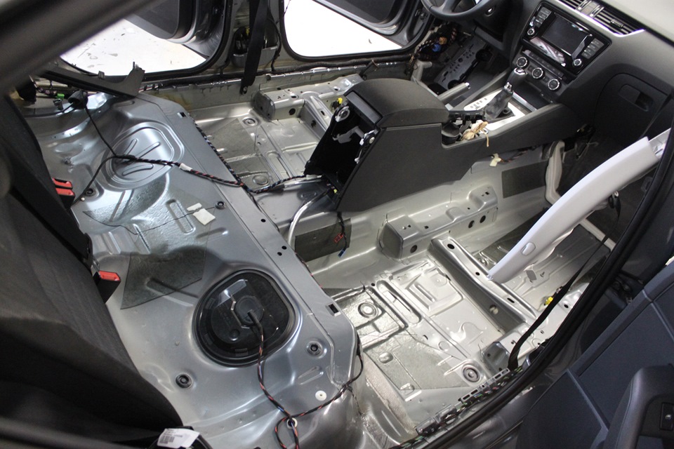 Шумоизоляция, музыка Alpine, PetranVAG — Skoda Octavia A7 Mk3, 1,8 л ...