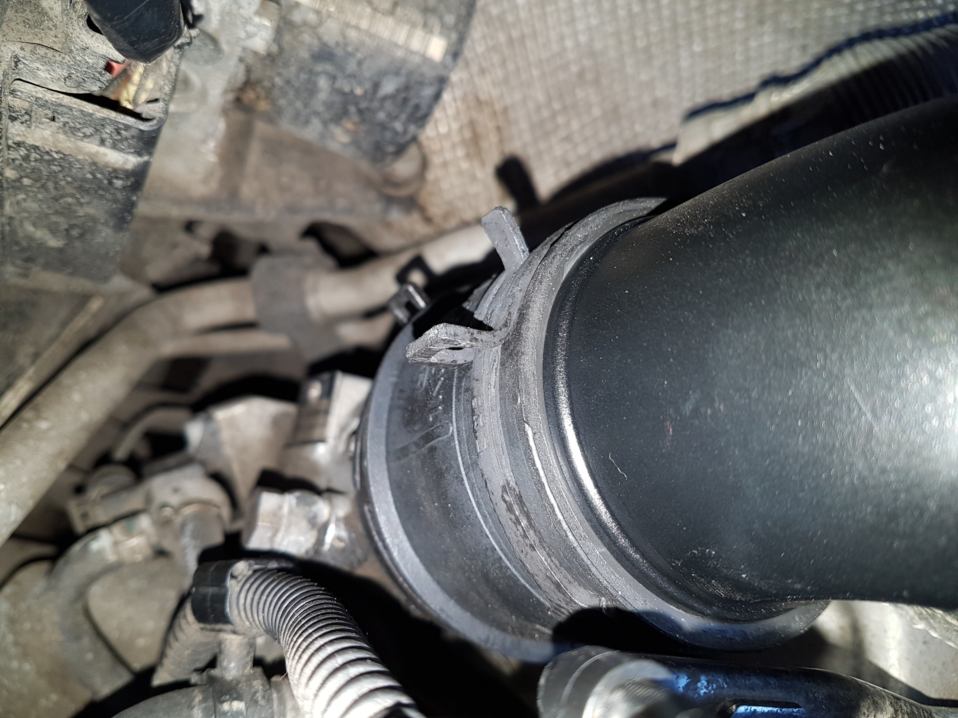 патрубок турбины next евро 4. патрубок турбины кайрон 2. замена патрубка турбины. патрубок воздушный форд галакси дизель. патрубок интеркулера pathfinder r51.