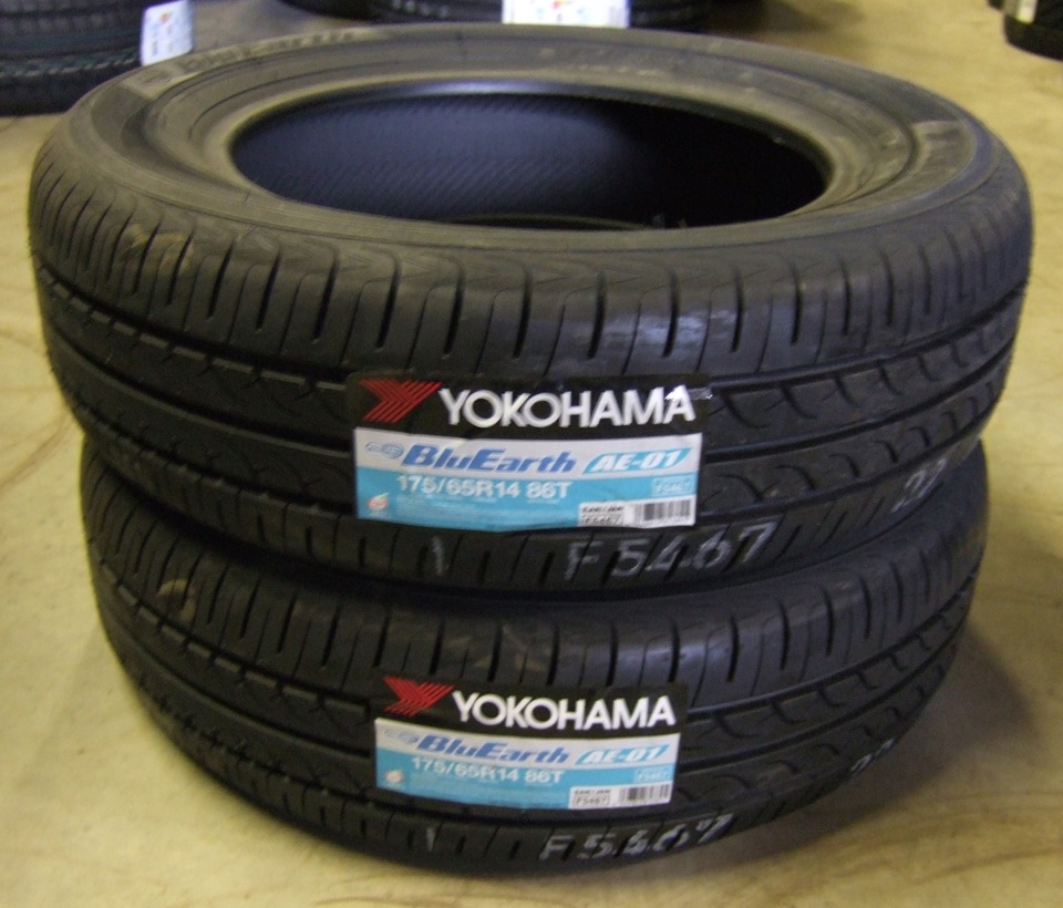 Yokohama blue earth. Yokohama BLUEARTH ae01. Шины Йокогама Блю Earth. Yokohama 185/65r15. BLUEARTH AE-01.