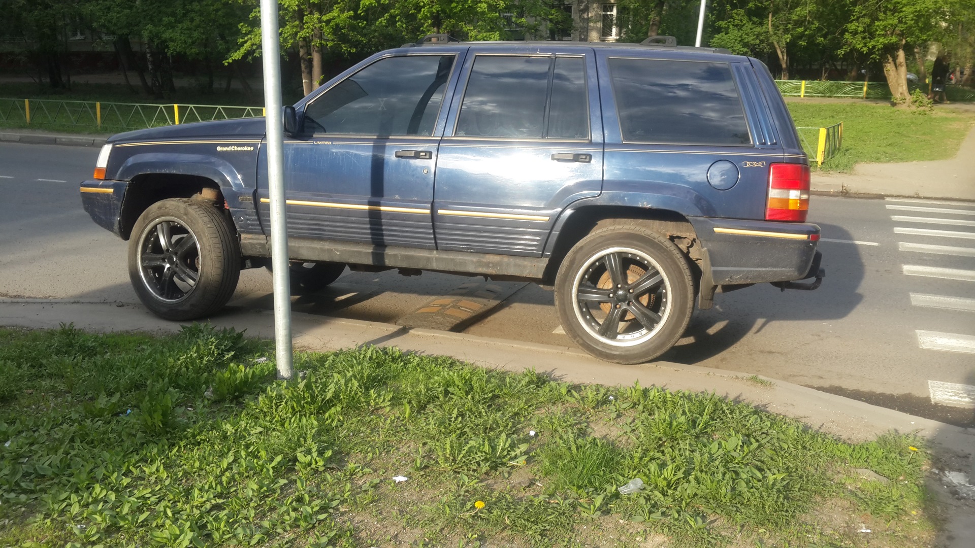 Jeep Grand Cherokee (ZJ) 4.0 бензиновый 1993 | гранд широкий на DRIVE2