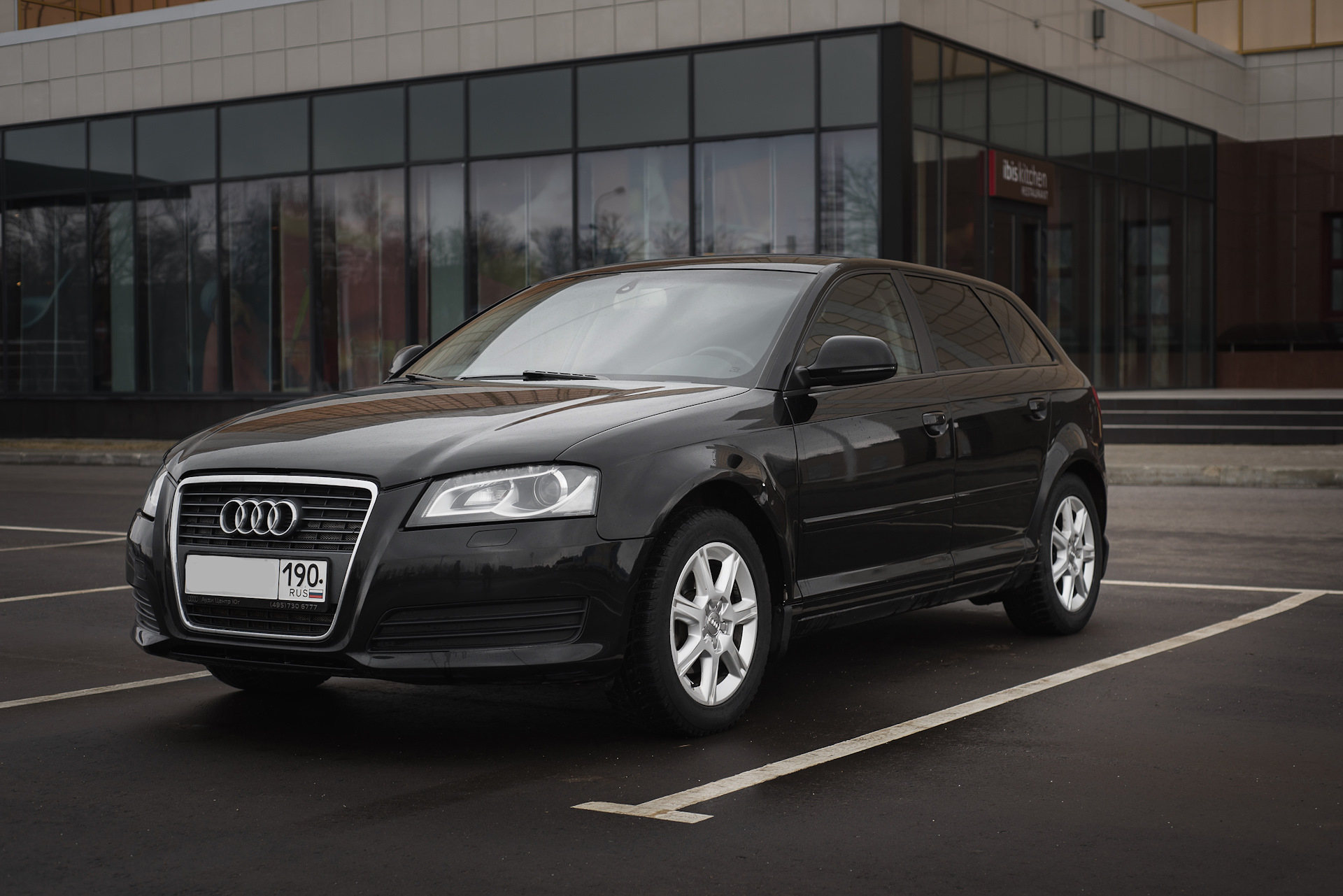 Ll 8. Audi a3 2010. Audi a3 Sportback 2010. Audi a3 Sportback 8p 2010. Audi a3 2010 черная.