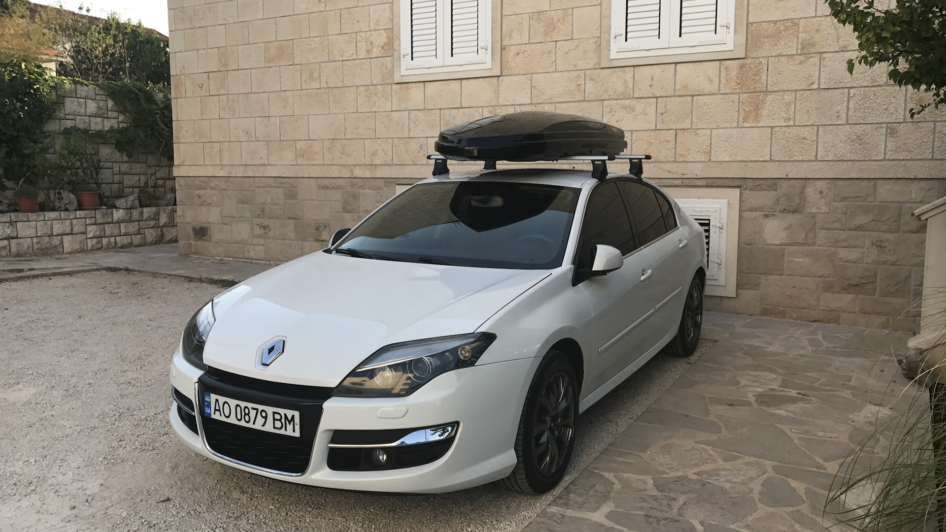 Renault Laguna III 2.0 дизельный 2012 | 2.0 dCi BLACK EDITION на DRIVE2