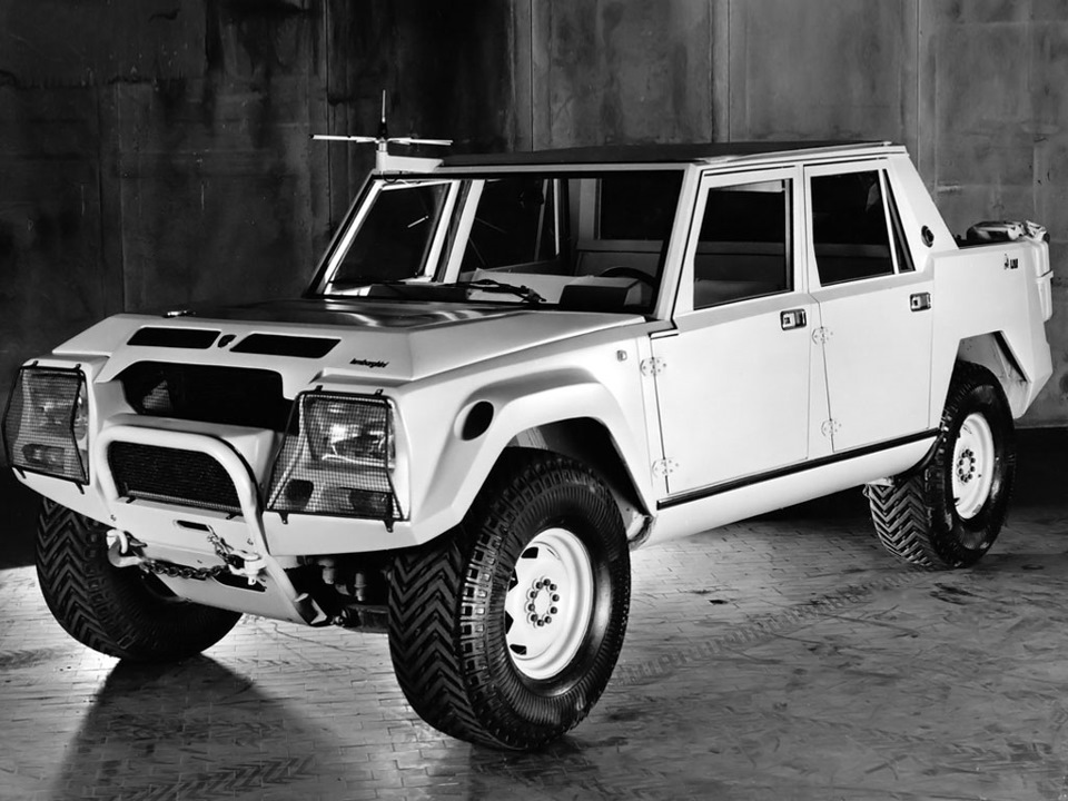 Внедорожник Lamborghini lm2