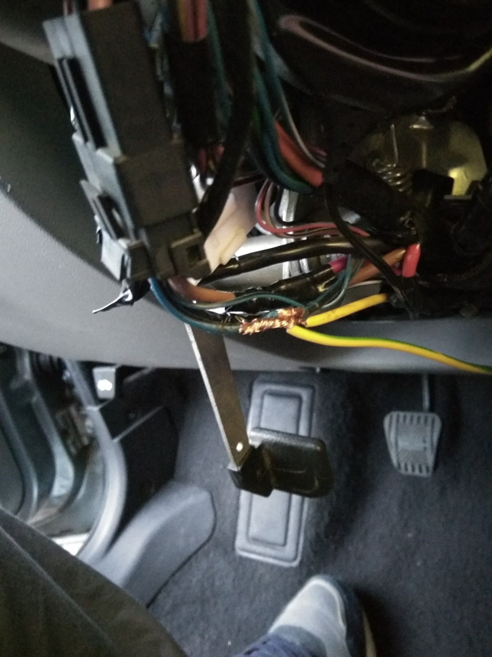 ГУ Pioneer, Саб и питалово на моноблок. — Lada Приора седан, 1,6 л ...