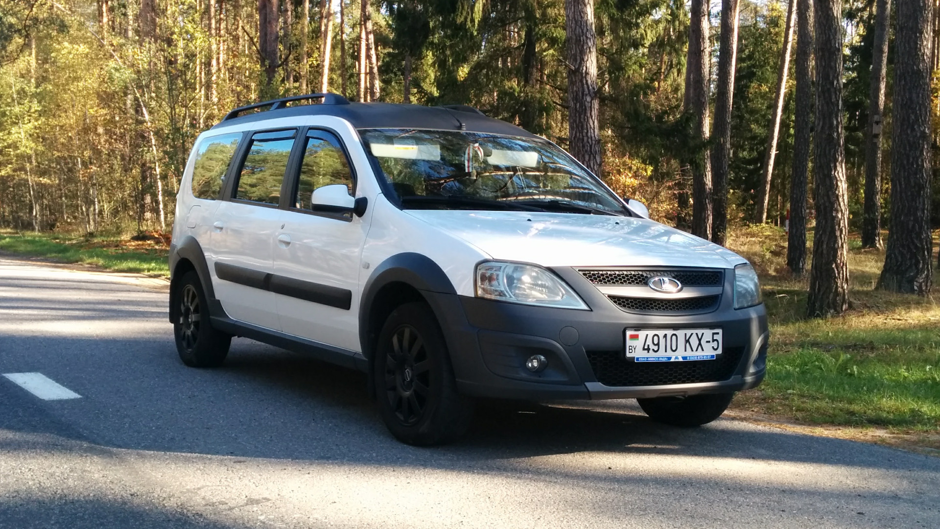 Lada Largus Cross Р±РµР»С‹Р№