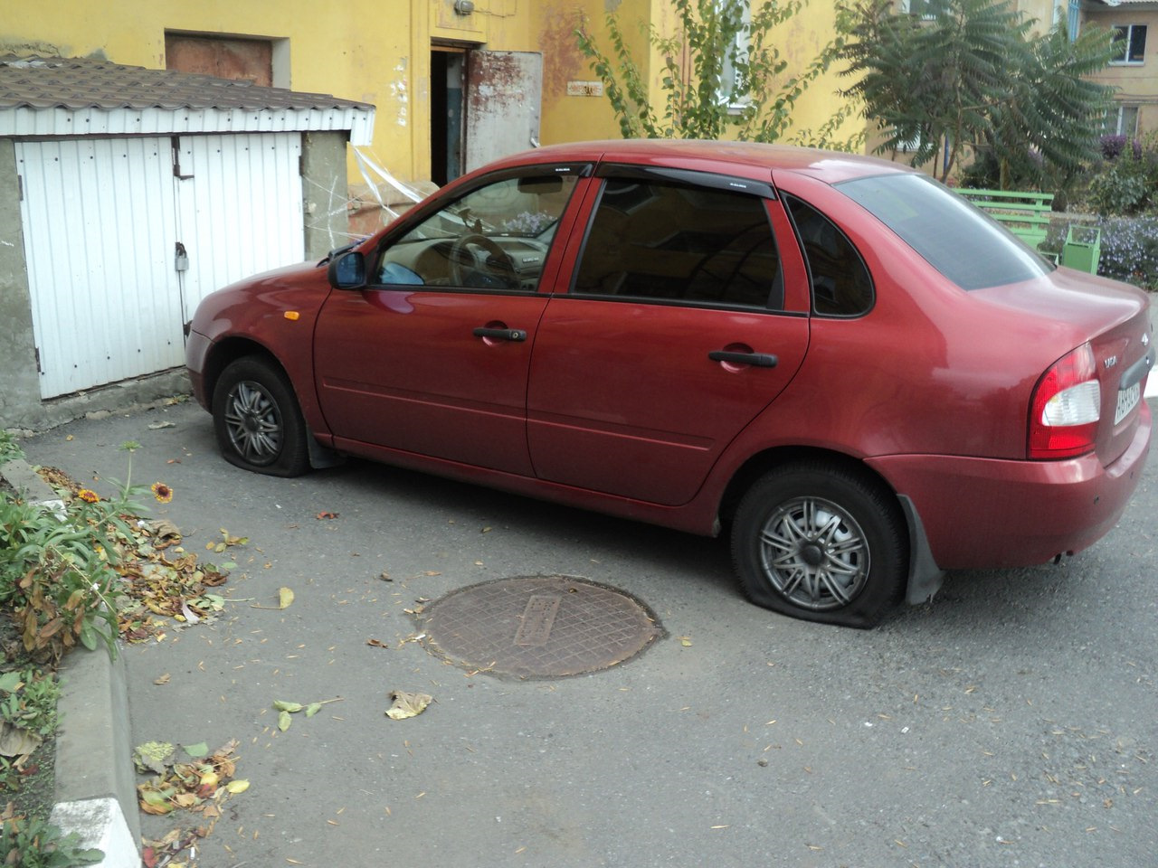 Прокололи 4 колеса, и как мы переобулись на зиму! — Mazda 3 (1G) BK, 2 л,  2005 года | визит на сервис | DRIVE2