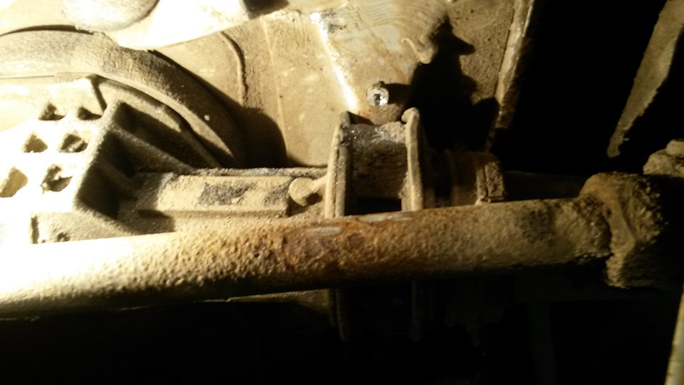 Крепление рулевой рейки — Lada Калина хэтчбек, 1,6 л, 2007 года ...