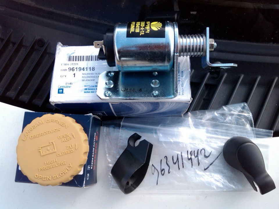 Фото в бортжурнале Opel Rekord E. Запчасти на фото: 96194118