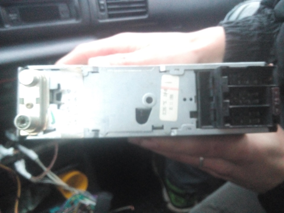 Продам Оригинальную магнитолу ОПЕЛЬ (филипс) — Mazda 323 IV, 1,6 л ...