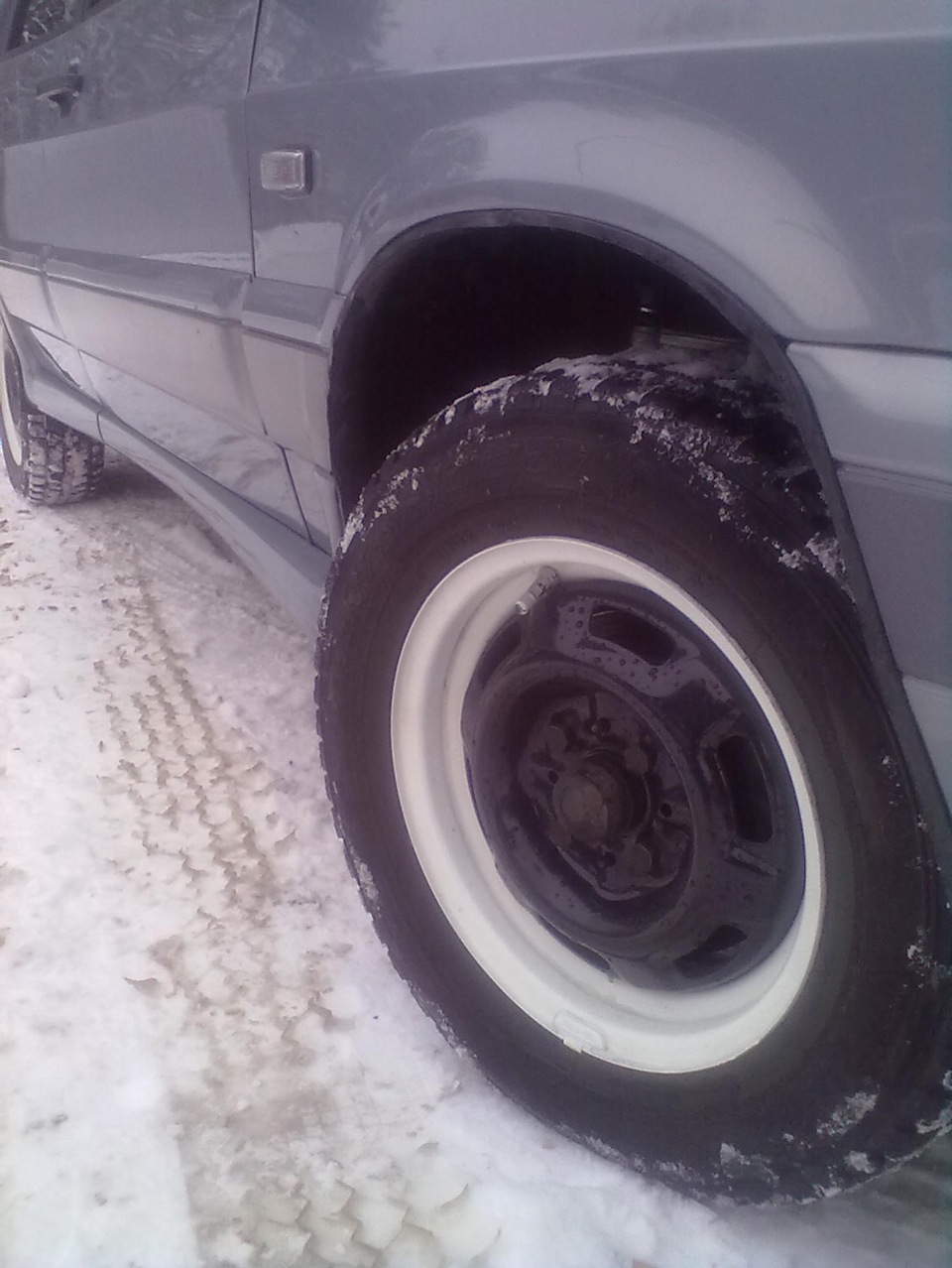 Поменял резину. — Lada 2115, 1,5 л, 2001 года | колёсные диски | DRIVE2