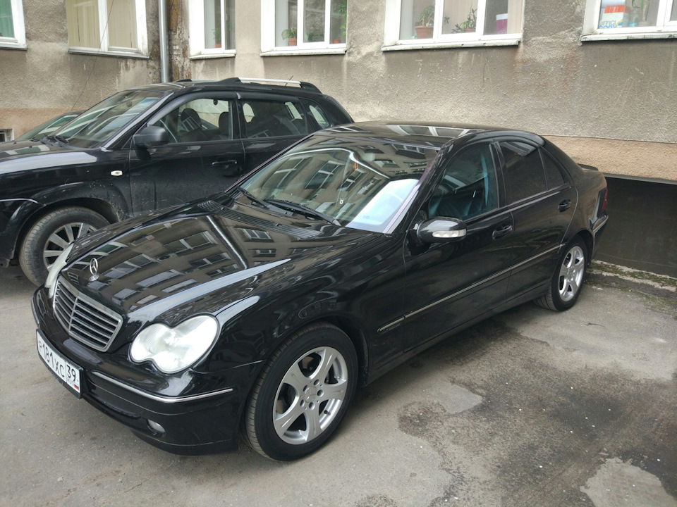 Мерседес w203 и девушка