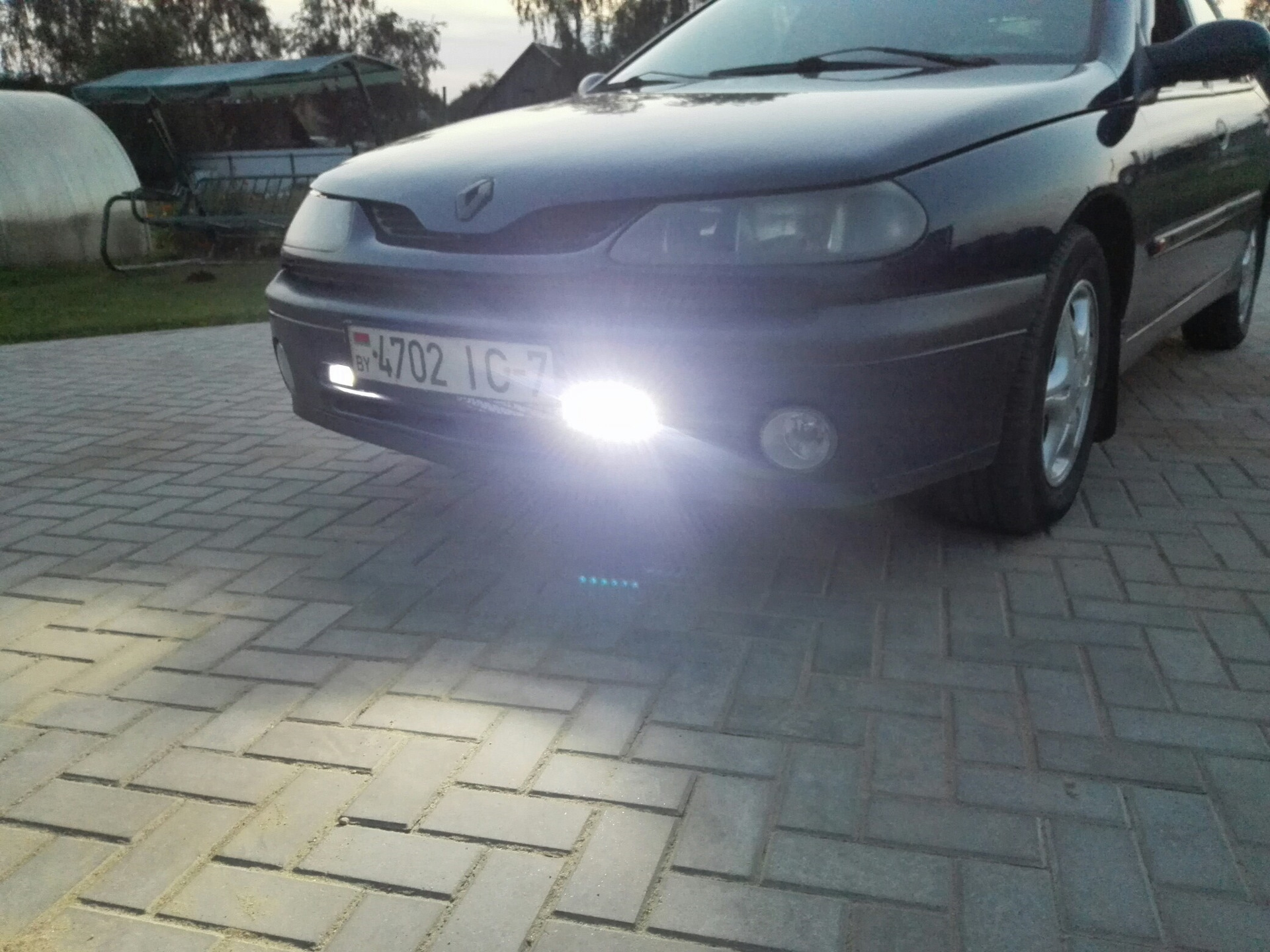 Ходовые огни — Renault Laguna I, 1,6 л, 2000 года | тюнинг | DRIVE2