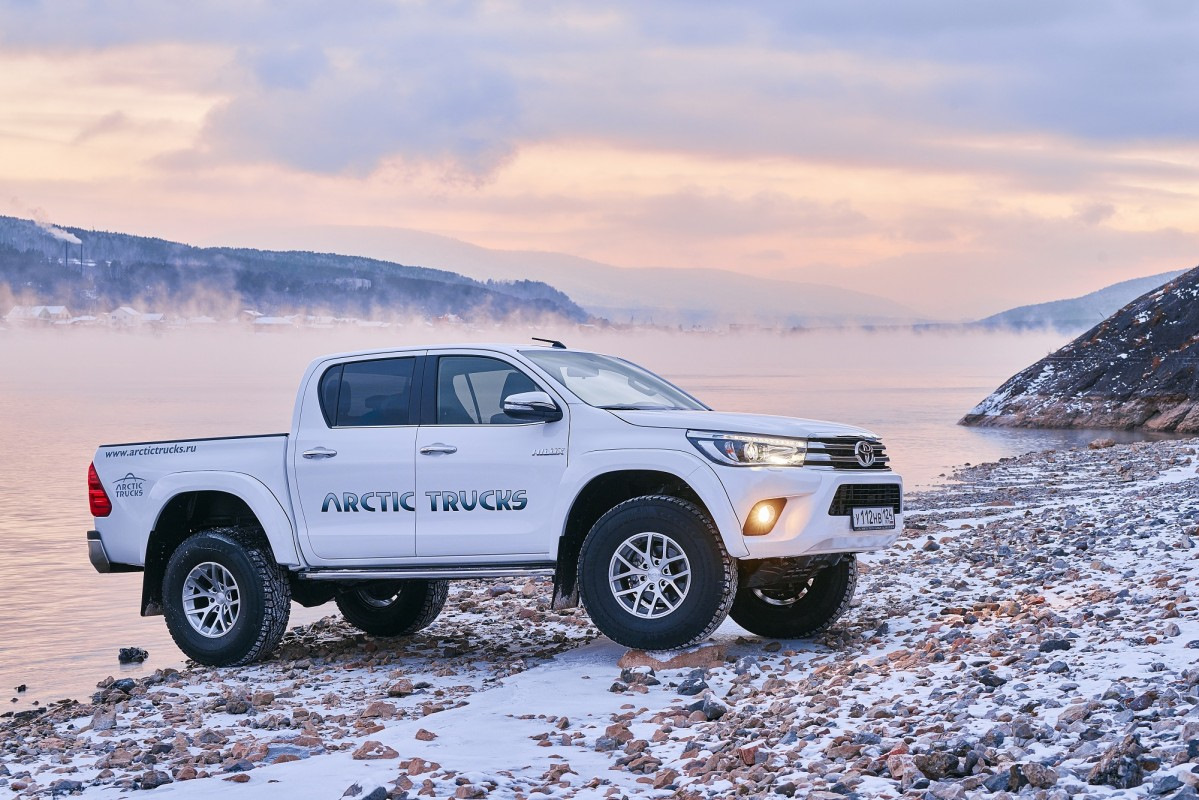 Дром продажа пикапов. Toyota Hilux Arctic. Тойота Hilux Arctic Trucks. Toyota Hilux 2023 Arctic Trucks. Тойота тундра Арктик трак.