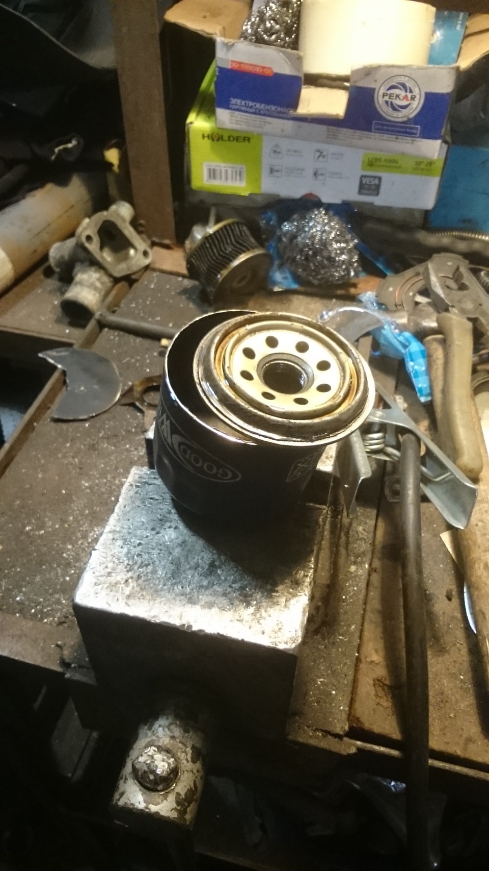 Масло помойка на головку блока цилиндров по бомжу — Lada 21011, 1,6 л ...