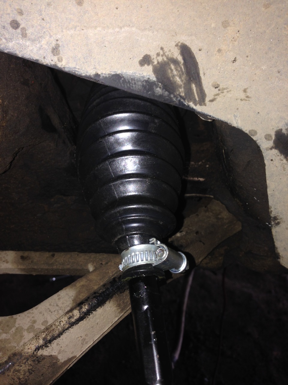 Замены нижнего рычага и рулевых тяг. — Dodge Stratus (2G), 2,4 л, 2001 ...