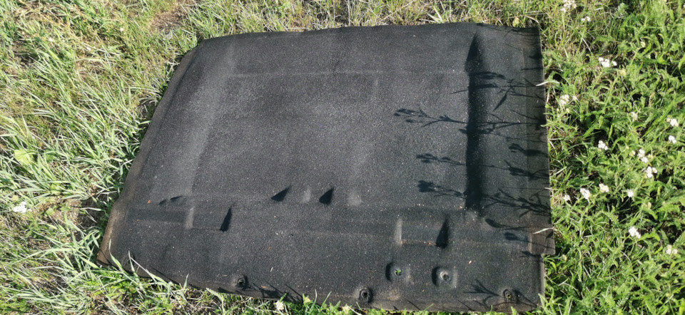 Пролил моторное масло в багажнике — KIA Sorento (2G), 2,2 л, 2012 года ...