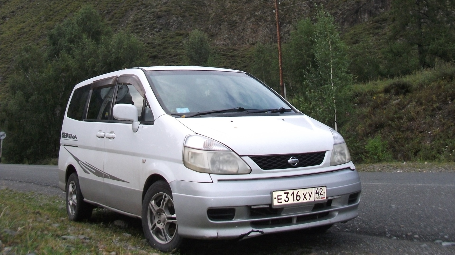 Nissan Serena 1995. Nissan Serena 2.5 at, 1999. Nissan Serena c24 обвес. Ниссан Серена 3 2 поколение.