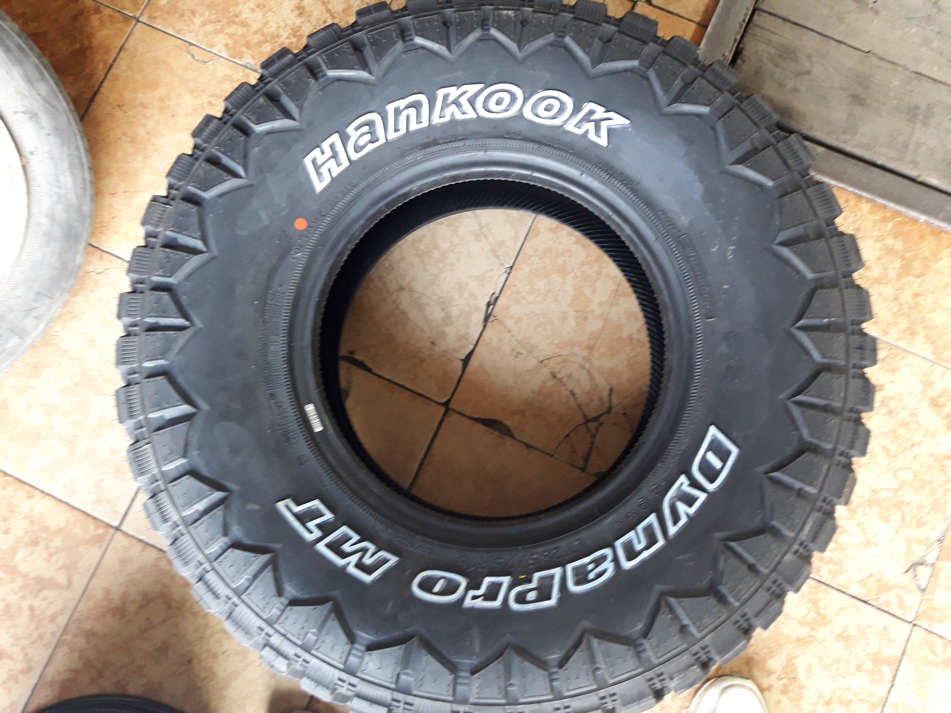 Hankook r16