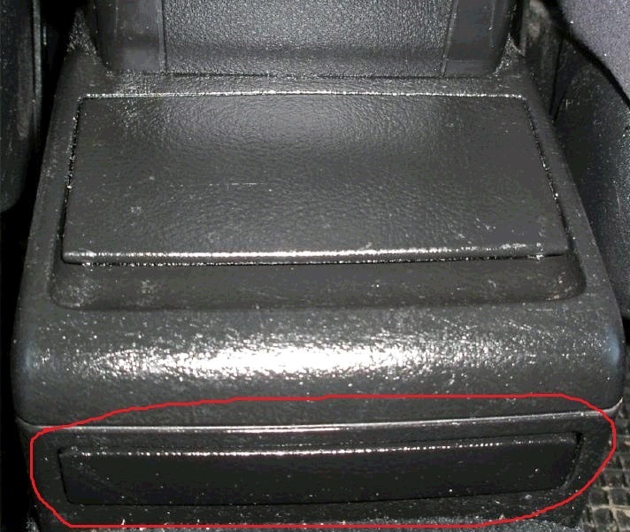 Volkswagen Passat 1996-2005: Center console (Body / Interior (internal elements)