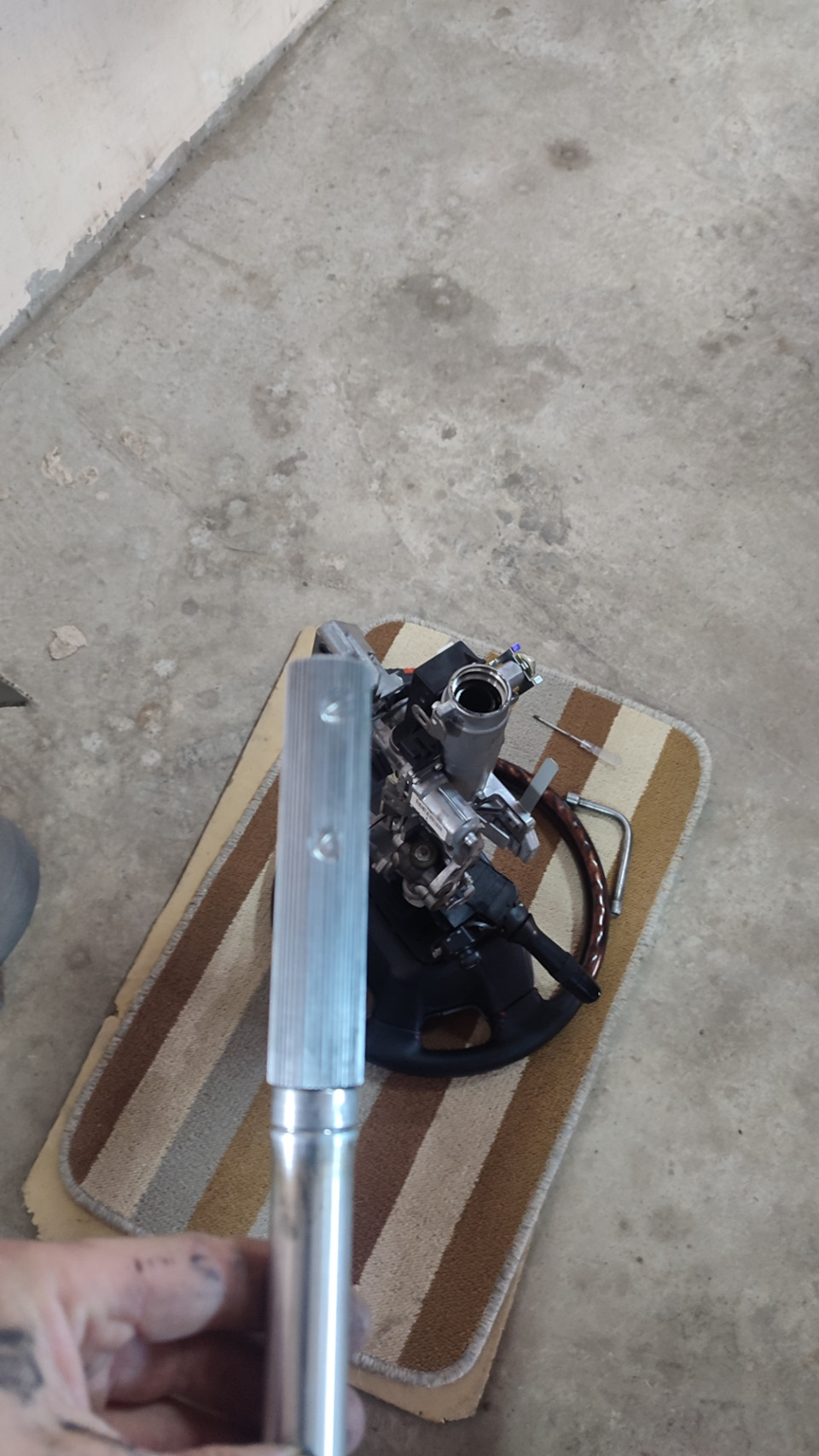 Стук в рулевой колонке. — Toyota Land Cruiser 200, 4,5 л, 2011 года ...