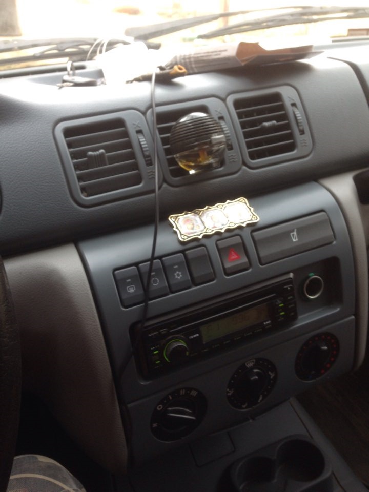 Надоело хрипящее радио ! — УАЗ Patriot, 2,3 л, 2009 года | другое | DRIVE2