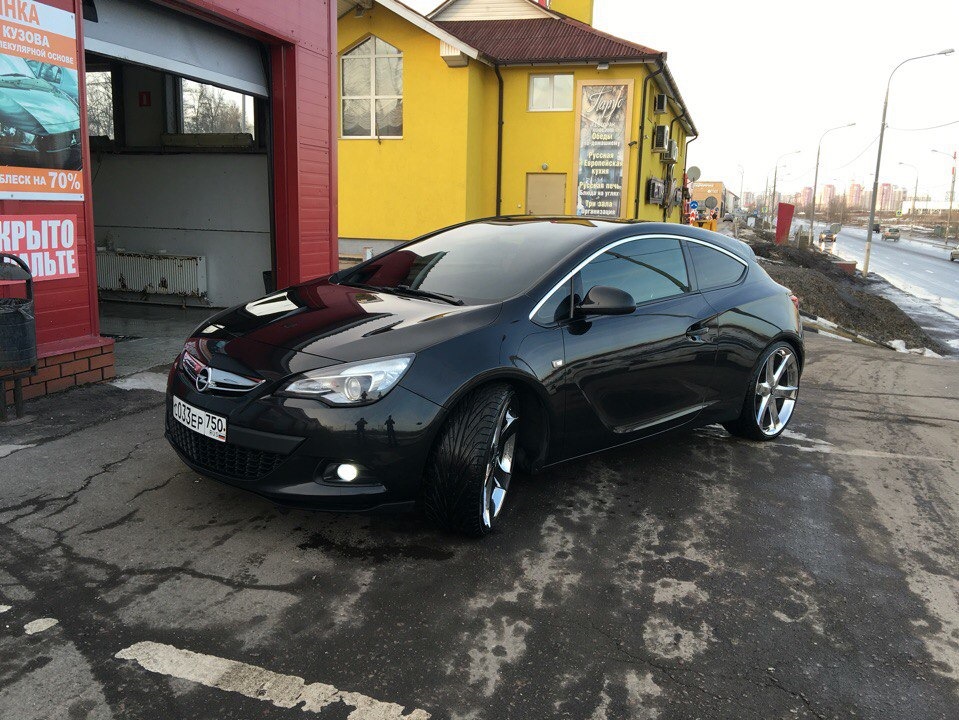 Opel Astra GTC r19