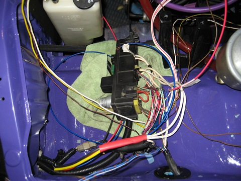 Splicing the wiring  - Toyota Cresta 25 L 1984