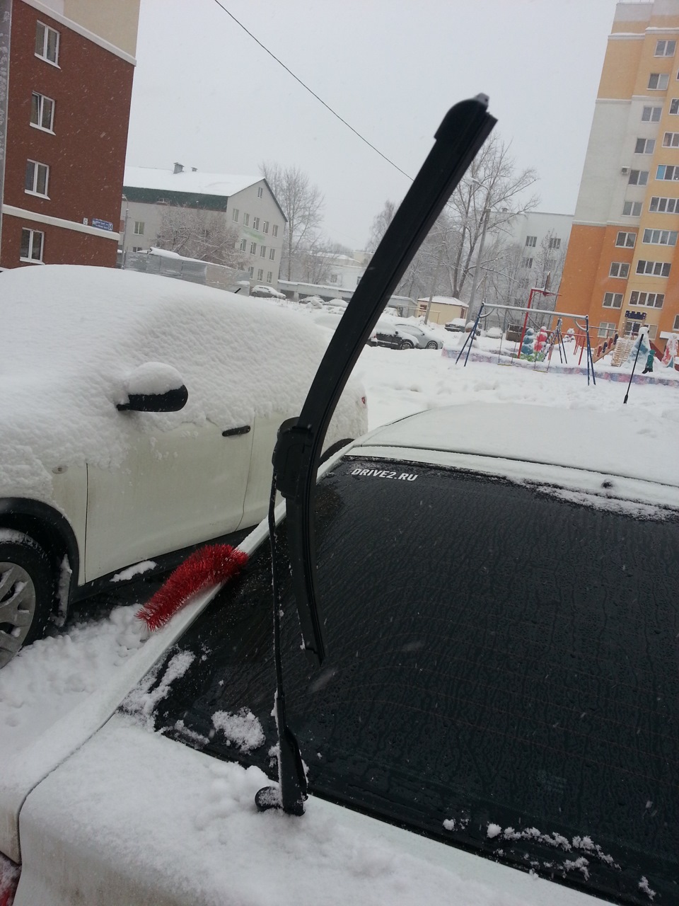 уплотнитель капота и задний дворник на место — LADA Приора хэтчбек, 1,6 ...