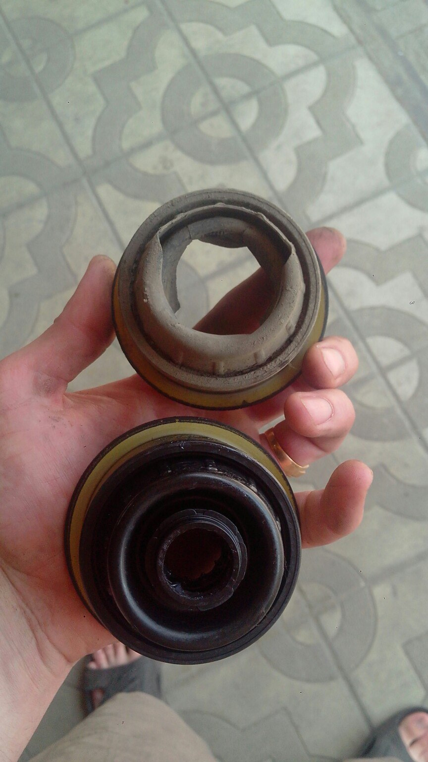 Замена пыльника рулевой колонки. — Toyota Caldina (210), 2 л, 2000 года ...