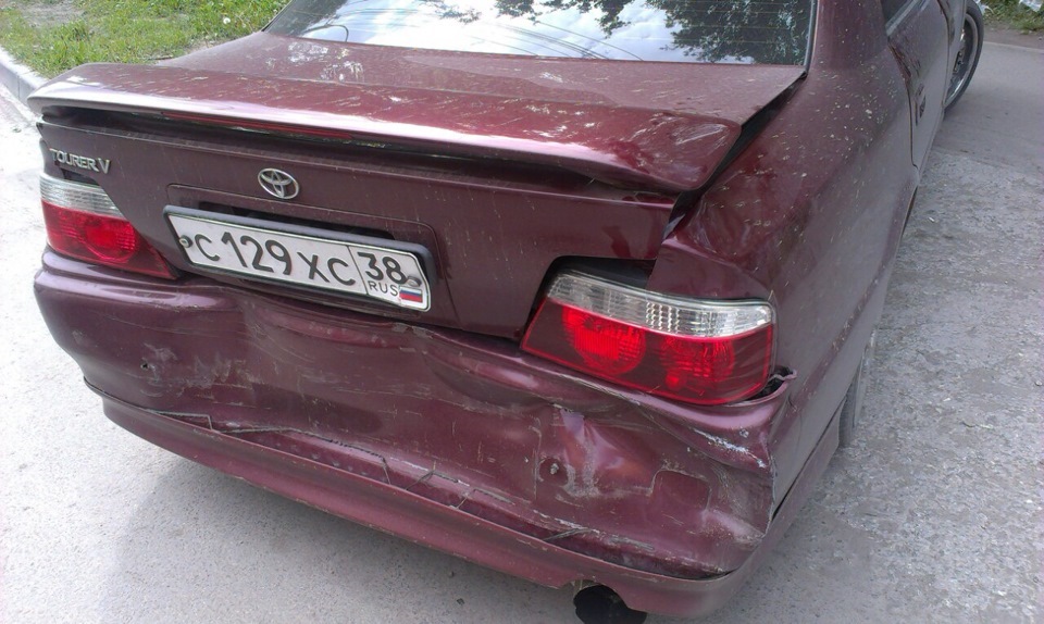 Въехал в зад таксист на Логане :( — Toyota Chaser (100), 2,5 л, 1997 ...