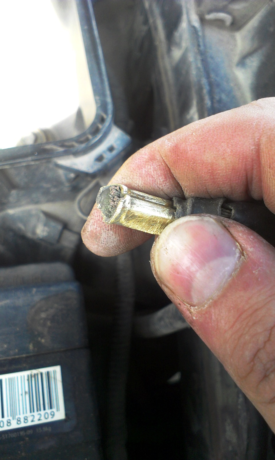 23: Замена клемм аккумулятора и небольшая чистка под капотом) — Toyota ...