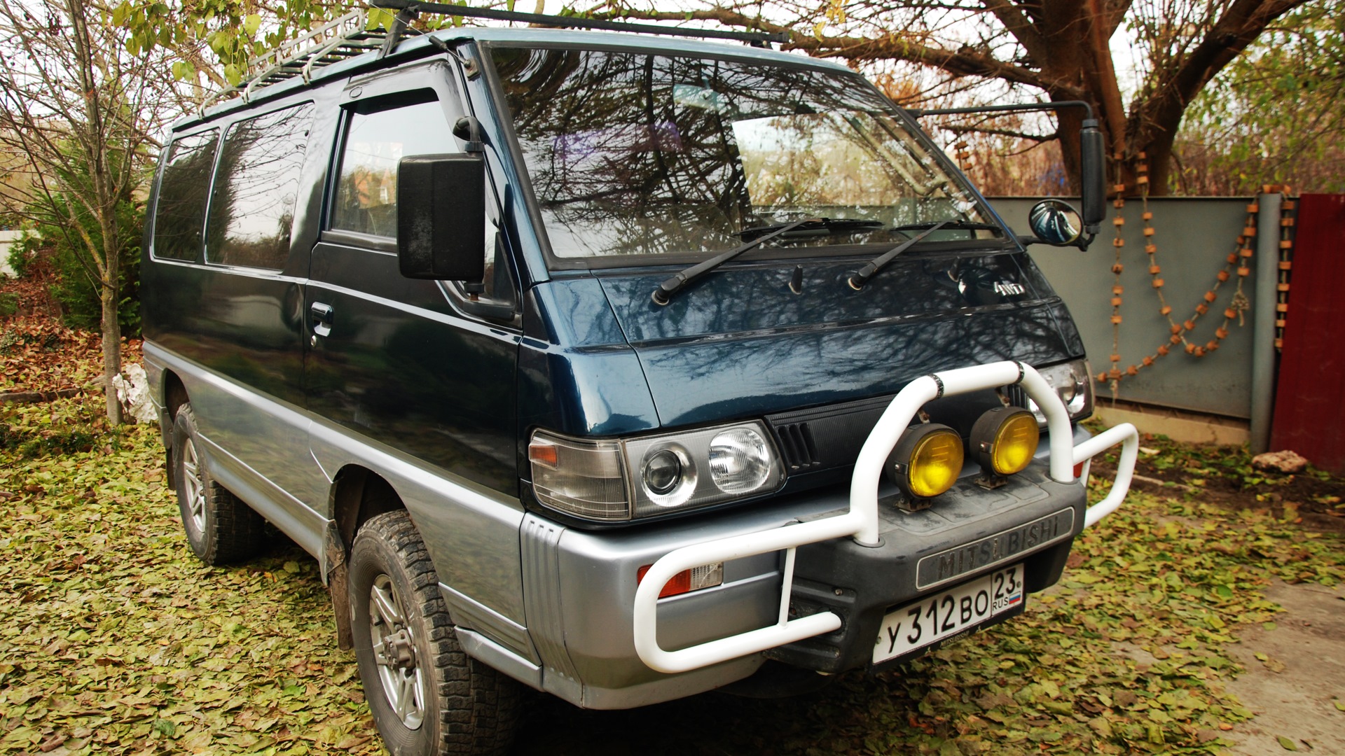 Delica 2.3. Митсубиси Делика. Мицубиси Делика 90. Делика 2. Delica Star Wagon 1992.